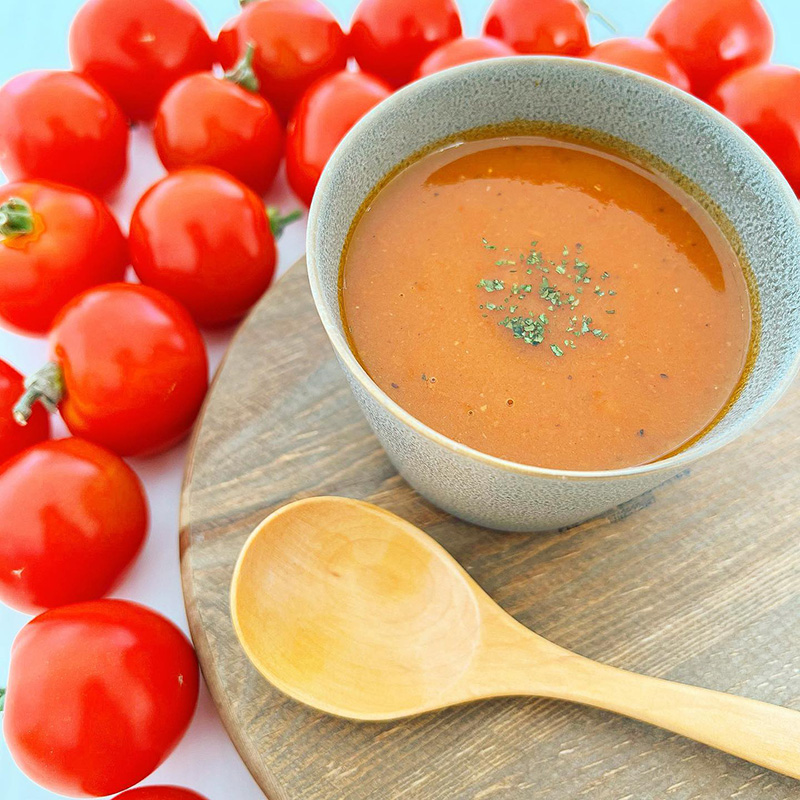 トマトとオニテナガエビのスープ