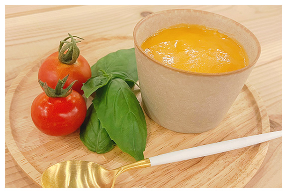 トマトとオニテナガエビのスープ 1人前／150g 1,080円（税込）